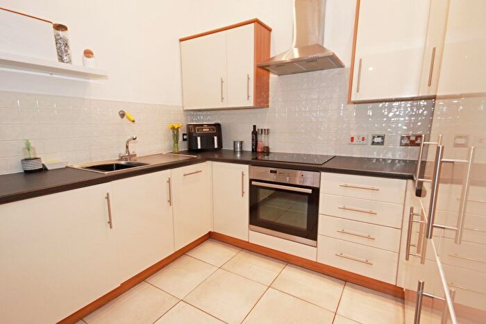 2 Bedroom Flat For Sale In Crosby Road North, Waterloo, L22