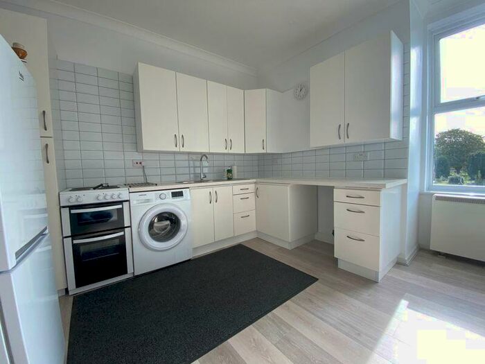 1 Bedroom Flat To Rent In Sweyne Avenue, Southend-On-Sea, SS2