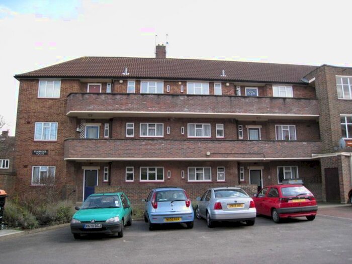 5 Bedroom Flat To Rent In Toland Square, London, SW15