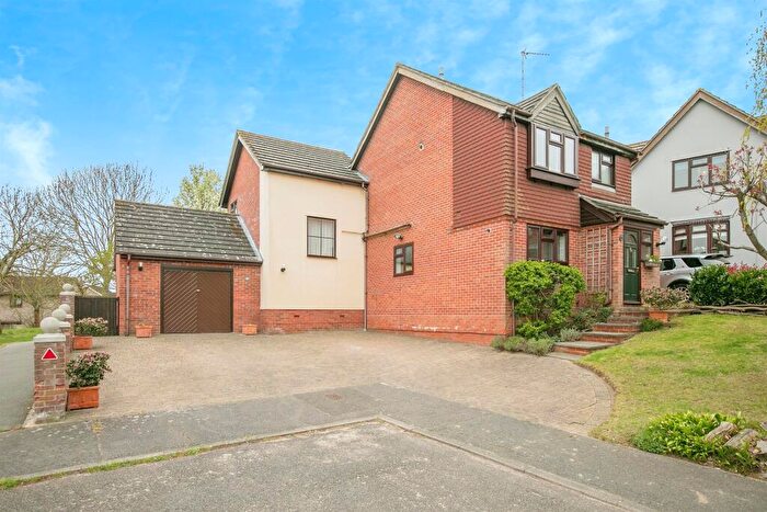 4 Bedroom Detached House For Sale In Sandpiper Close, Colchester, CO4