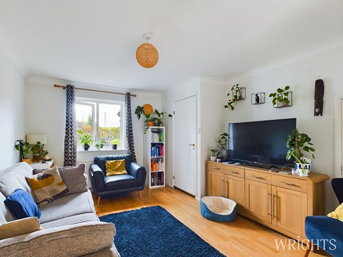 3 Bedroom Terraced House For Sale In Bull Stag Green, Hatfield, AL9