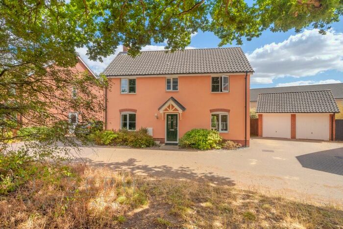 4 Bedroom Detached House For Sale In Hares Close, Kesgrave, Ipswich, IP5