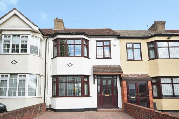 3 Bedroom Terraced House For Sale In Belgrave Avenue, Romford, RM2