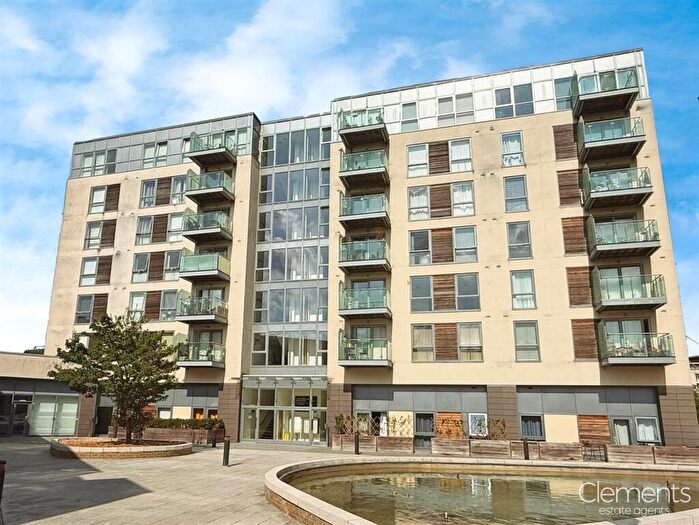2 Bedroom Apartment For Sale In Cranstone Lodge, Cotterells, Hemel Hempstead, HP1