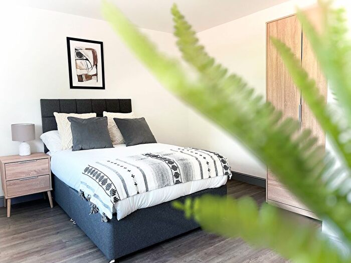 1 Bedroom Flat To Rent In , Leeds Road, Castleford, WF10