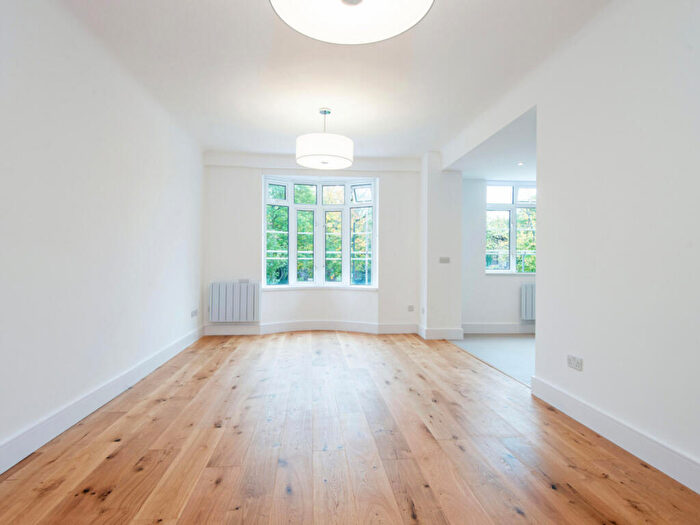 3 Bedroom Flat To Rent In Grove End Gardens, Grove End Road, London, NW8