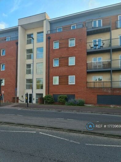 2 Bedroom Flat To Rent In Bletchley, Bletchley, Milton Keynes, MK2