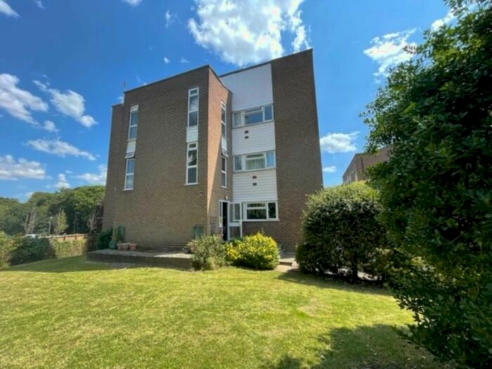 1 Bedroom Flat To Rent In Kempton Close, Erith, DA8