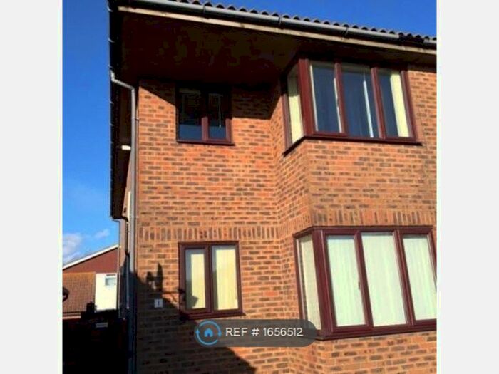 2 Bedroom Flat To Rent In South Coast Road, Peacehaven, BN10