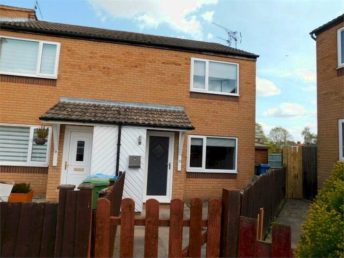2 Bedroom Town House To Rent In New Holles Court, Worksop, Nottinghamshire, S80
