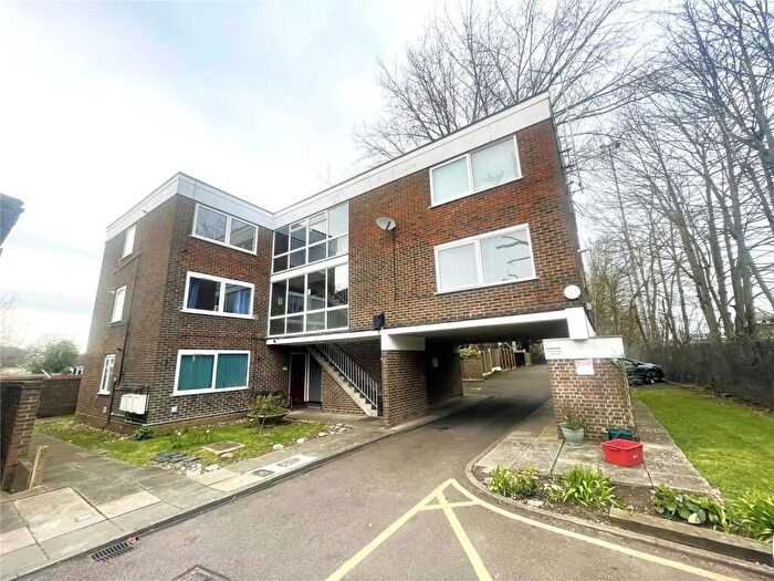 1 Bedroom Apartment To Rent In Chulmleigh Court, Gordon Road, Shenfield, CM15