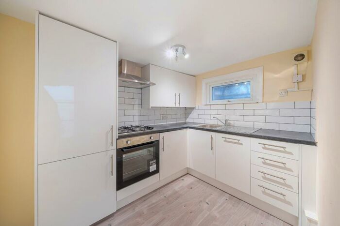 1 Bedroom Flat To Rent In Shardeloes Road, London, Greater London, SE14