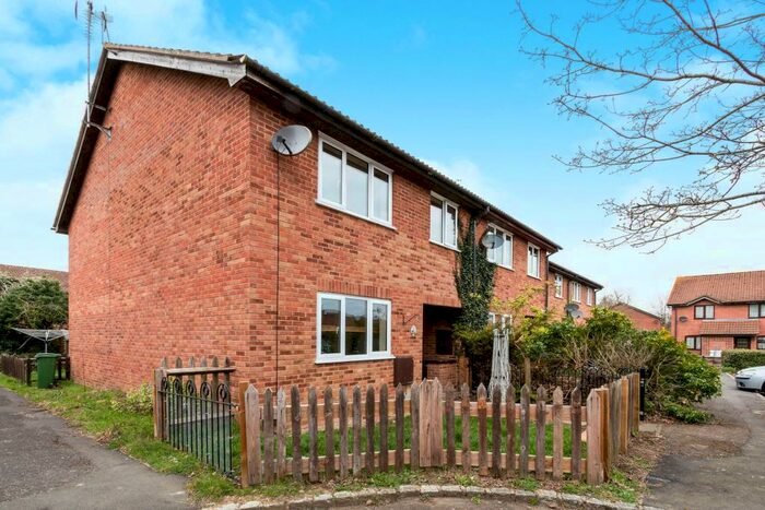 2 Bedroom End Of Terrace House To Rent In Chineham, Basingstoke, RG24
