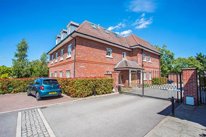 2 Bedroom Apartment To Rent In Hurley Close, Banstead, SM7