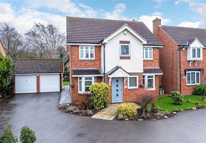 4 Bedroom Detached House For Sale In Cheltenham Close, Gravesend, Kent, DA12
