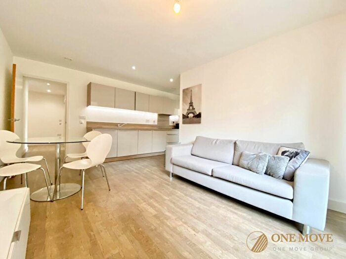 3 Bedroom Apartment To Rent In Pell Street, Norlem Court Pell Street, SE8