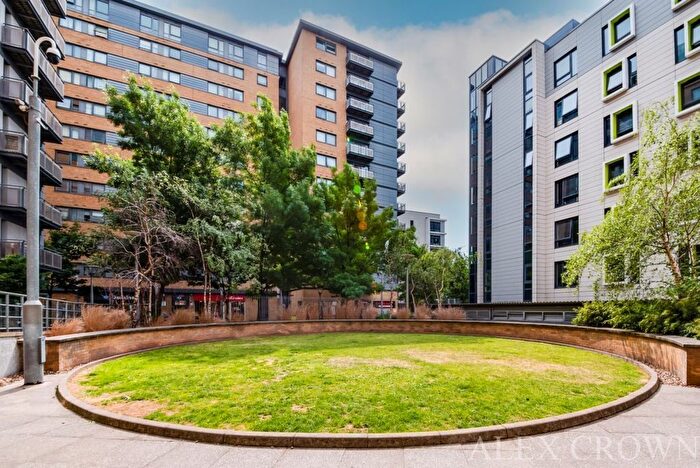 1 Bedroom Flat To Rent In Trentham Court, Victoria Road, North Acton, W3