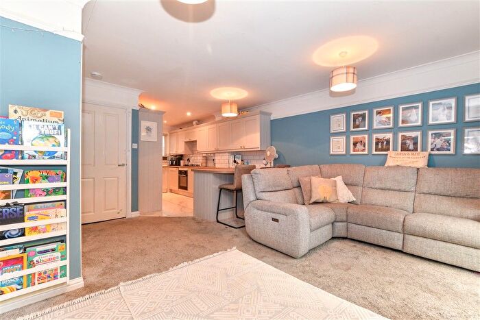 4 Bedroom Terraced House For Sale In Finch Close, Faversham, Kent, ME13