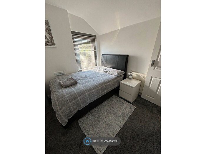 2 Bedroom Flat To Rent In Clive Street, Cardiff, CF11