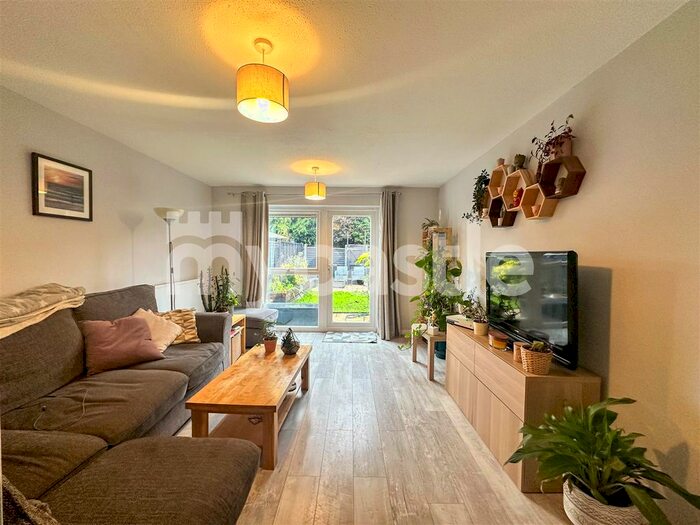 2 Bedroom Terraced House To Rent In Whitehall Road, Uxbridge, UB8