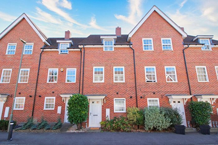 3 Bedroom Terraced House For Sale In Horley, Surrey, RH6