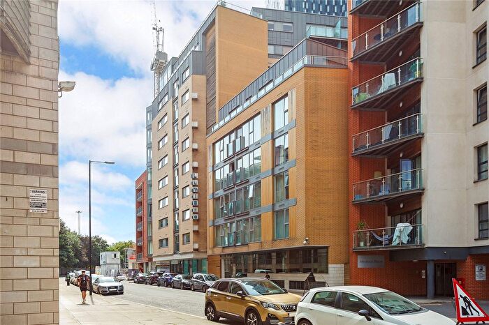 1 Bedroom Flat To Rent In City Road East, Manchester, Greater Manchester, M15