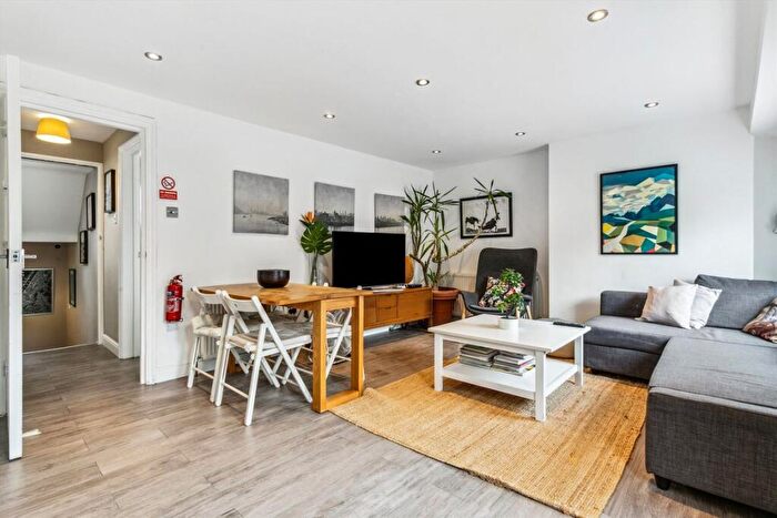 2 Bedroom Flat To Rent In Malvern Road, Maida Vale, NW6