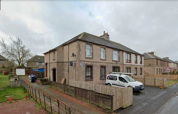 3 Bedroom Flat To Rent In Parkhead Crescent, West Calder, West Lothian, EH55