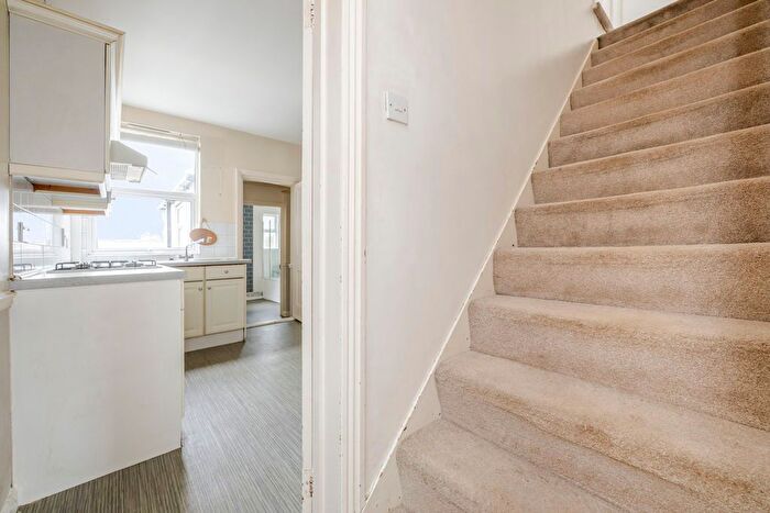 2 Bedroom Semi-Detached House For Sale In St. Peters Street, Tunbridge Wells, TN2 - Photo 5