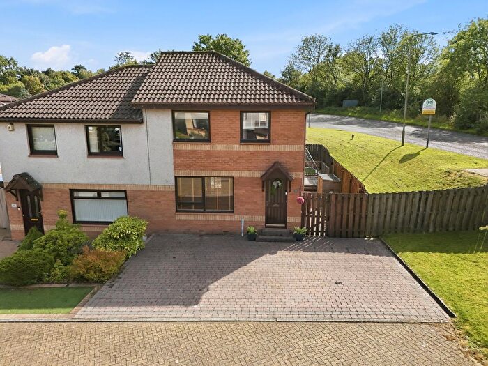 3 Bedroom Semi-Detached House For Sale In Crosslee Crescent, Houston, Renfrewshire, PA6