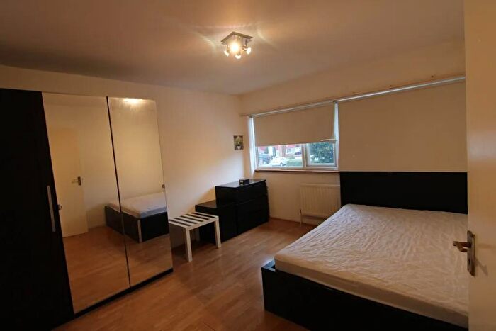 1 Bedroom Flat To Rent In Priestley Road, Mitcham, CR4