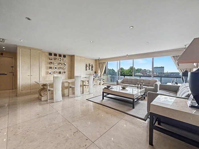 2 Bedroom Flat For Sale In The Quadrangle, London, W2