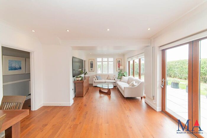 4 Bedroom End Terrace House For Sale In Haggerston Road, Borehamwood, WD6
