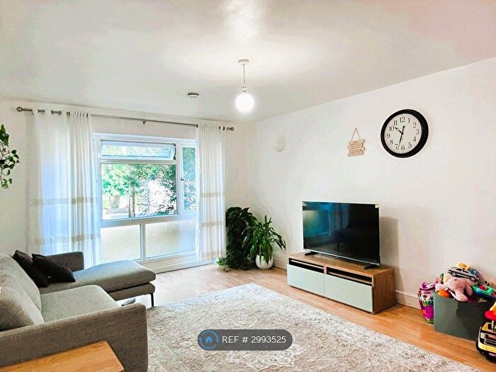 1 Bedroom Flat To Rent In The Rowans, Sutton, SM2