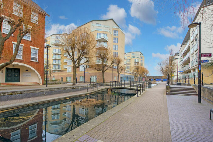 2 Bedroom Apartment To Rent In Water Gardens Square, Canada London, SE16