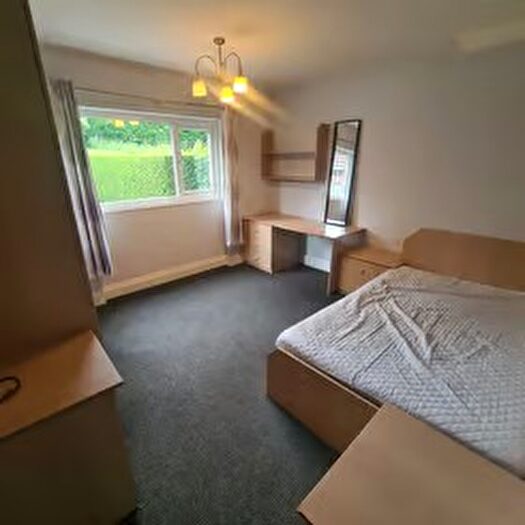 6 Bedroom Semi-Detached House To Rent In Winston Mount, Leeds, West Yorkshire, LS6