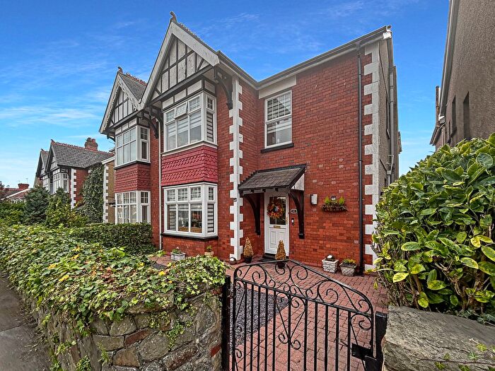 4 Bedroom Semi-Detached House For Sale In New Road, Llanelli, SA15