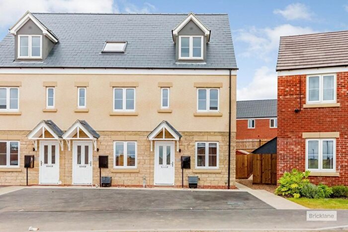 3 Bedroom Semi-Detached House To Rent In Menzel Road, Weldon Park, Corby, Northants, NN17