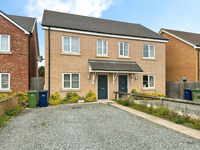 3 Bedroom Semi Detached House To Rent In Lake Close, March, PE15