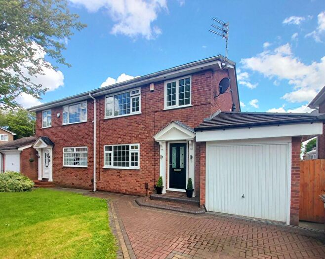 3 Bedroom Semi-Detached House To Rent In Hilton Grove, Worsley, M28