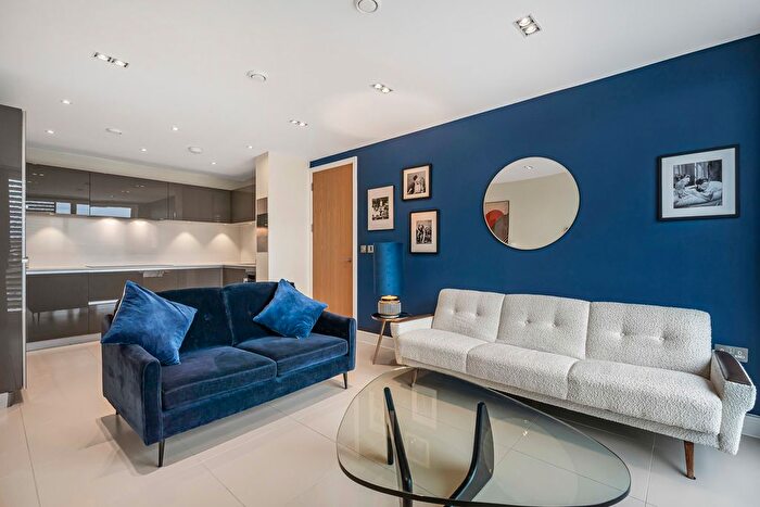 2 Bedroom Flat For Sale In East Road, London, N1