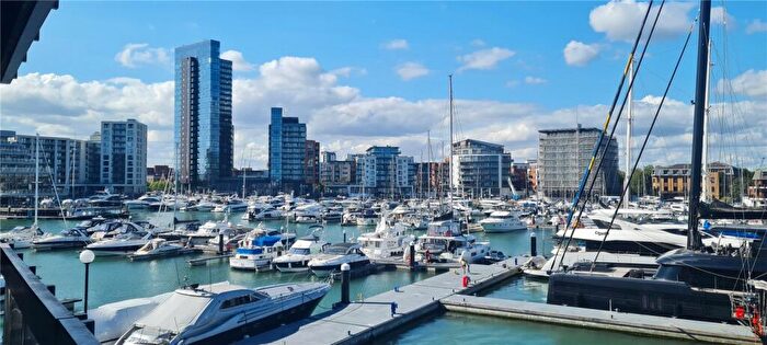 2 Bedroom Flat To Rent In Pacific Close, Southampton, Hampshire, SO14