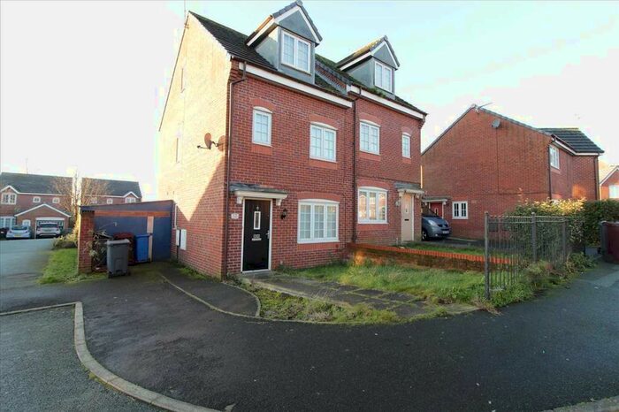 3 Bedroom Semi-Detached House To Rent In Springvale Close, Kirkby, Liverpool, L32