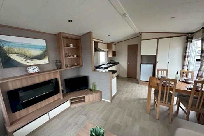 2 Bedroom Caravan For Sale In Chichester Lakeside Holiday Park, Vinnetrow Road, Chichester, West Sussex, PO20
