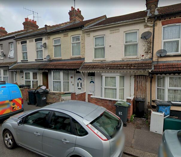 3 Bedroom Terraced House To Rent In Ivy Road Luton, LU1