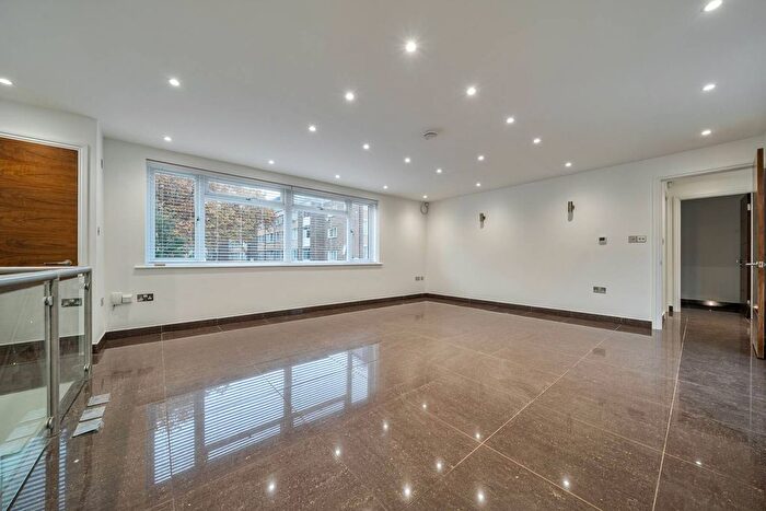 2 Bedroom Flat To Rent In Haddo Street, Greenwich, London, SE10