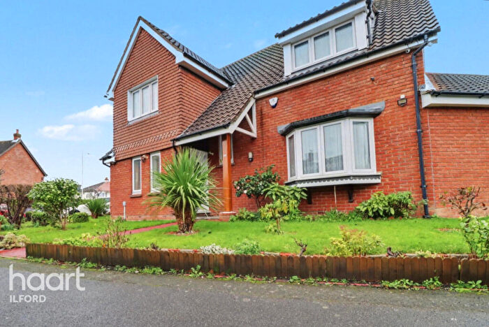 2 Bedroom End Of Terrace House To Rent In Coburg Gardens, Ilford, IG5