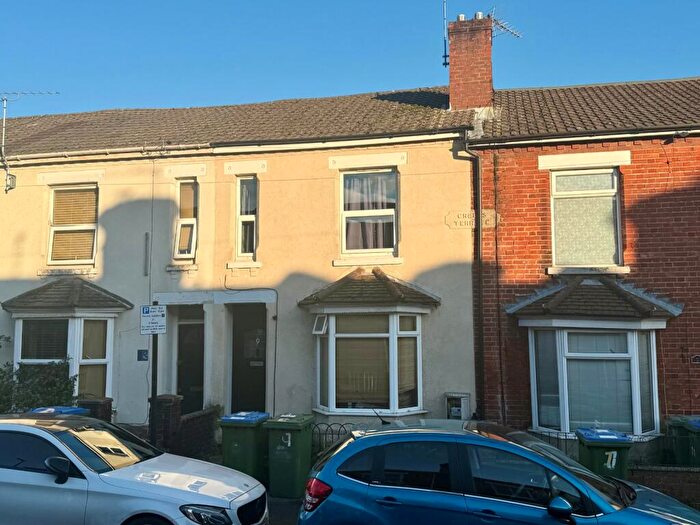 4 Bedroom Terraced House To Rent In Berkeley Road, Southampton, Hampshire, SO15