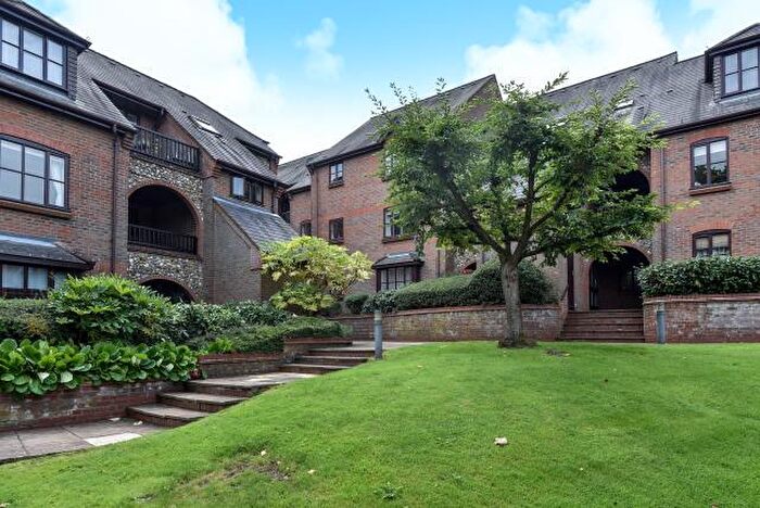 2 Bedroom Apartment For Sale In Kingsmead Road, High Wycombe, HP11