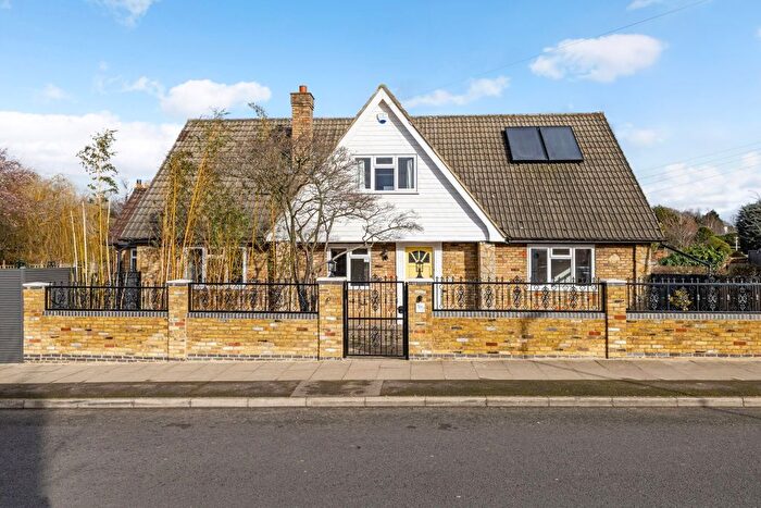 5 Bedroom Flat To Rent In Hayes Way, Park Langley, Beckenham, BR3